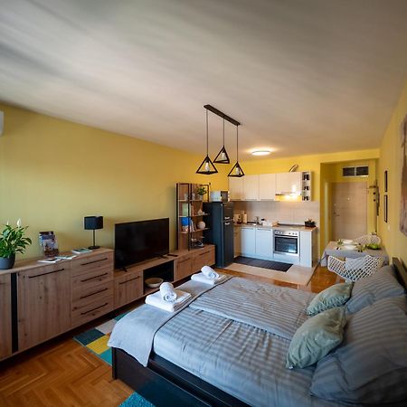 Green Apple Apartment Subotica Exterior foto